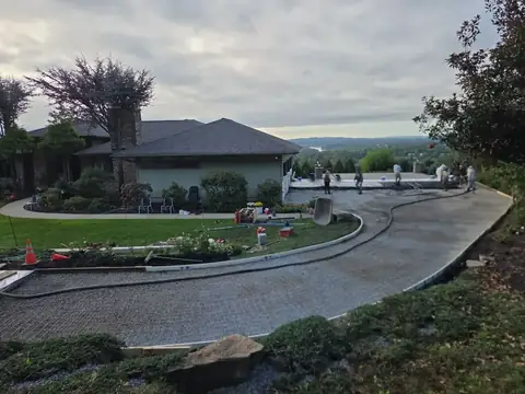Forms set along a curve on the gravel base